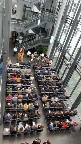 Vortrag in der Glashalle Vortrag in der Glashalle